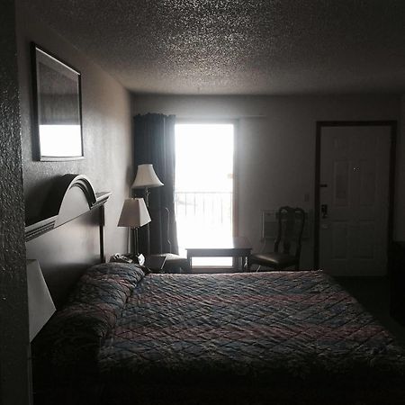 Country Inn Bolivar Extérieur photo