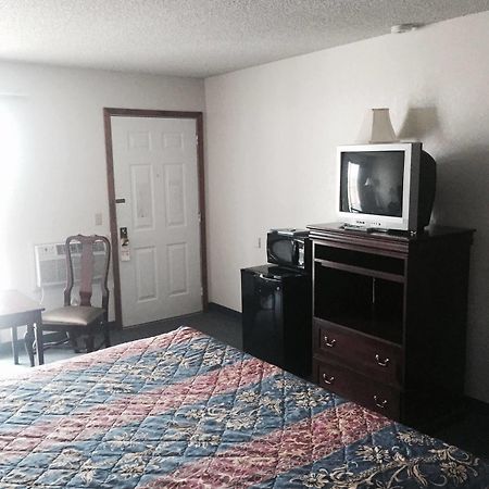Country Inn Bolivar Extérieur photo